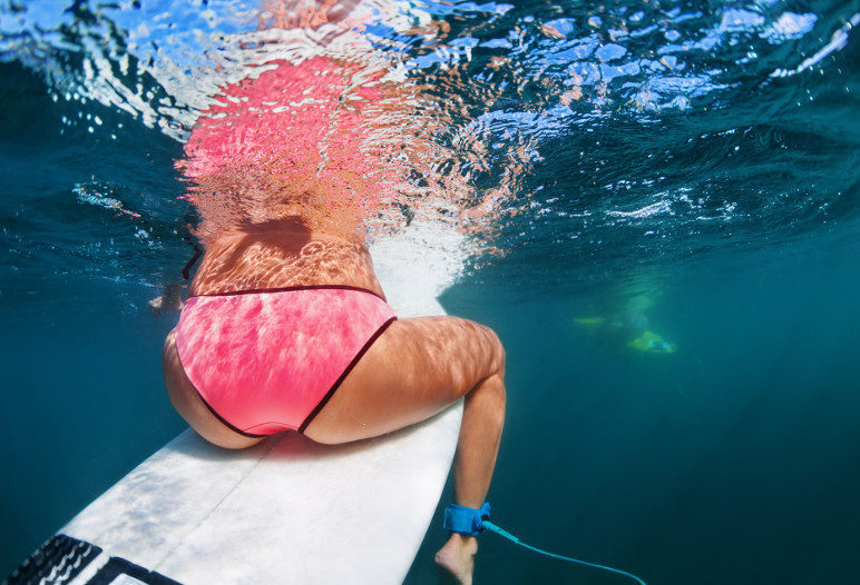 Le surf quand il fait chaud - IStock